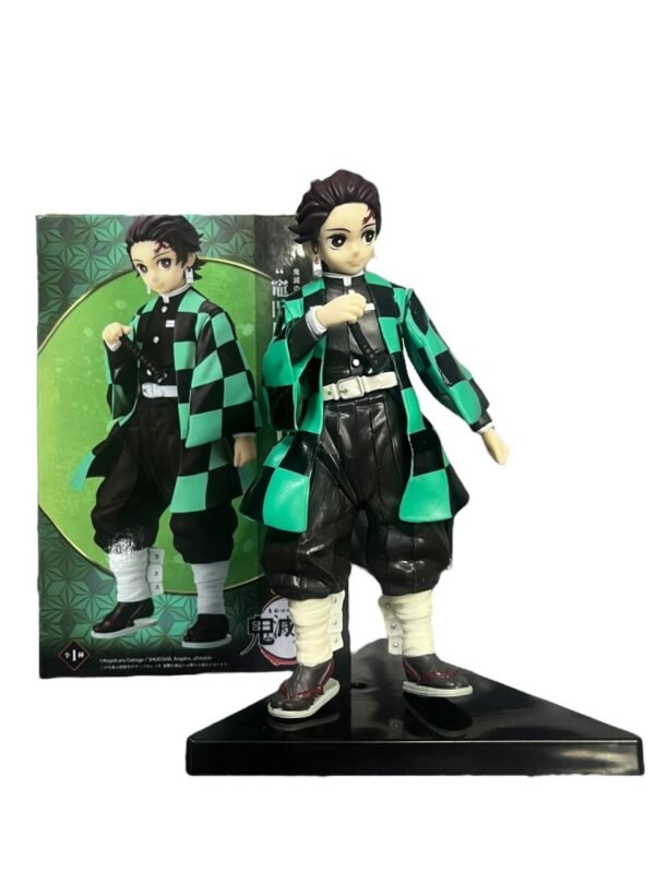Figura Tanjiro Base Triangular 18cm Demon Slayer