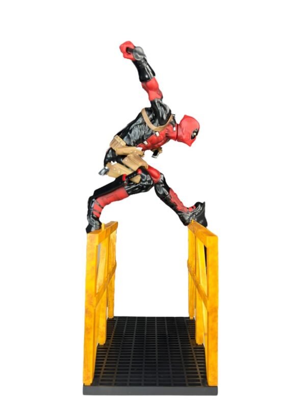Descripción del Producto: Artículo Importado de PVC con Medidas de 28 cm - Imagen 3