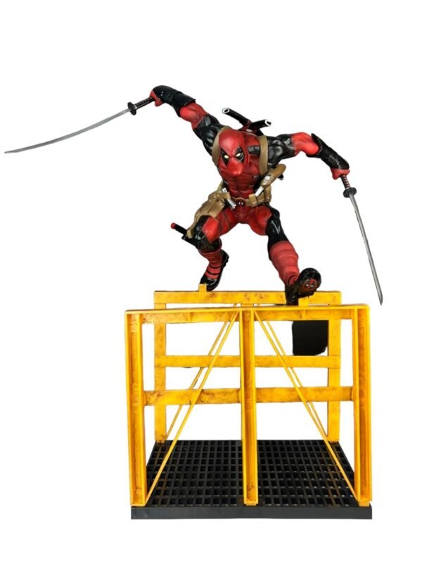 Descripción del Producto: Artículo Importado de PVC con Medidas de 28 cm - Imagen 2