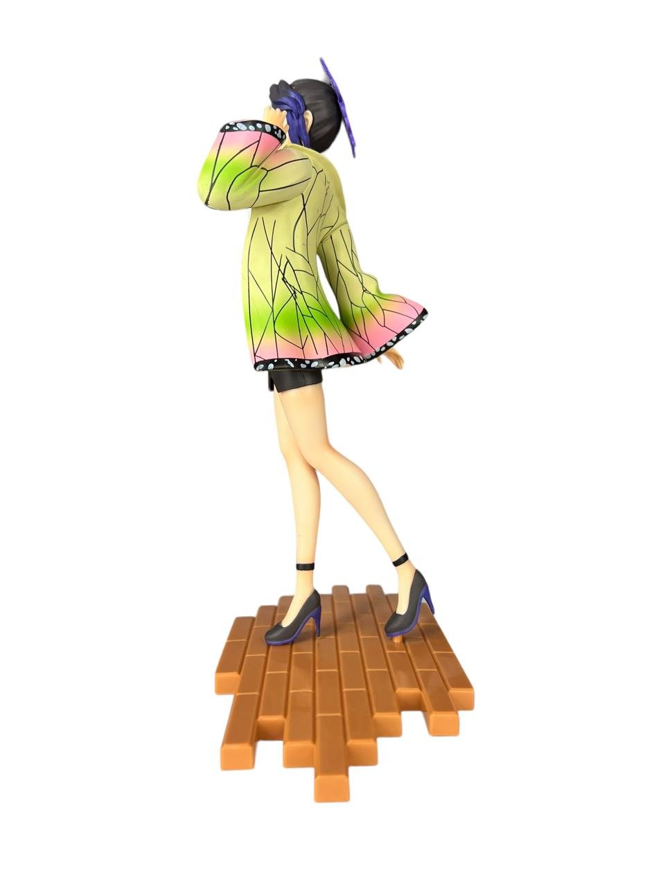 Figura Shinobu 25cm En Falda Demon Slayer - Imagen 3