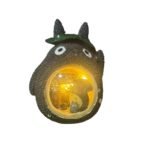 Figura Con Luz Totoro Hoja Alzando Un Brazo 15cm