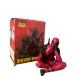 Mini Figura Deadpool Sentado 7cm