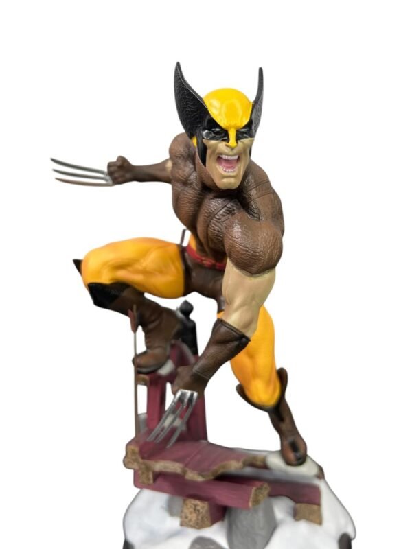 Figura Wolverine Cafe Cambio de Cara  24cm - Imagen 6