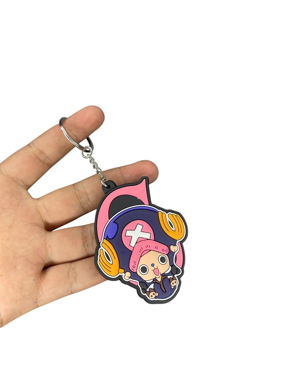 LLavero Goma Plano Chopper Letra One Piece - Imagen 2