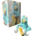 Figura 13cm Hatsune Miku Sentada Medias Amarillas