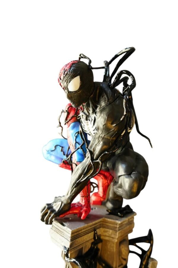 Figura Hombre Araña Mitad Venom 37cm - Con Luz - Imagen 2