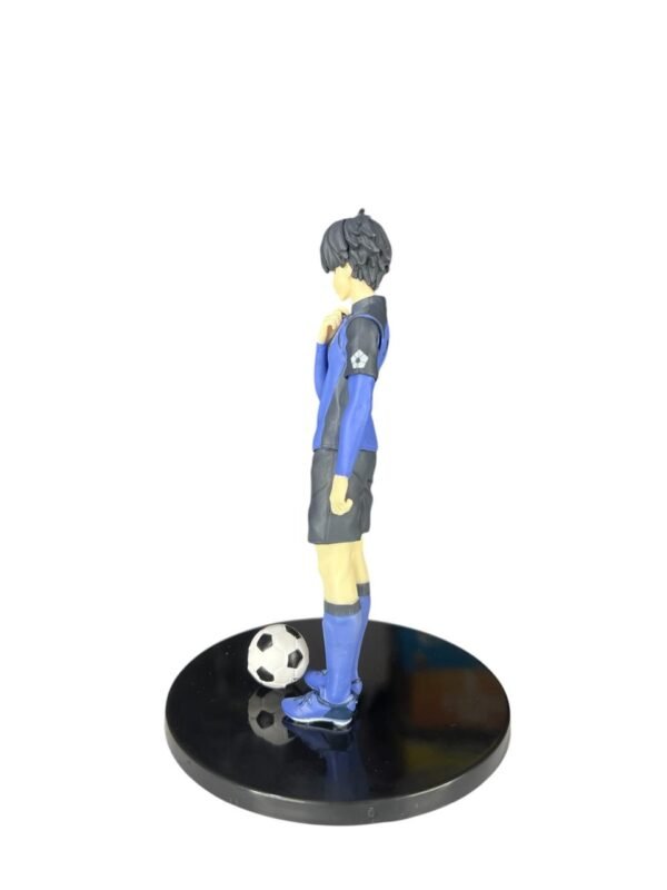 Figura Coleccionable 12cm Yoichi Isagi Traje Azul Blue Lock - Imagen 3