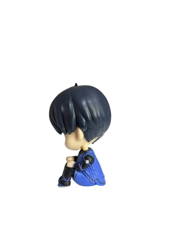 Figura Coleccionable 10cm Isagi Yoichi Sentado - Blue Lock - Imagen 4