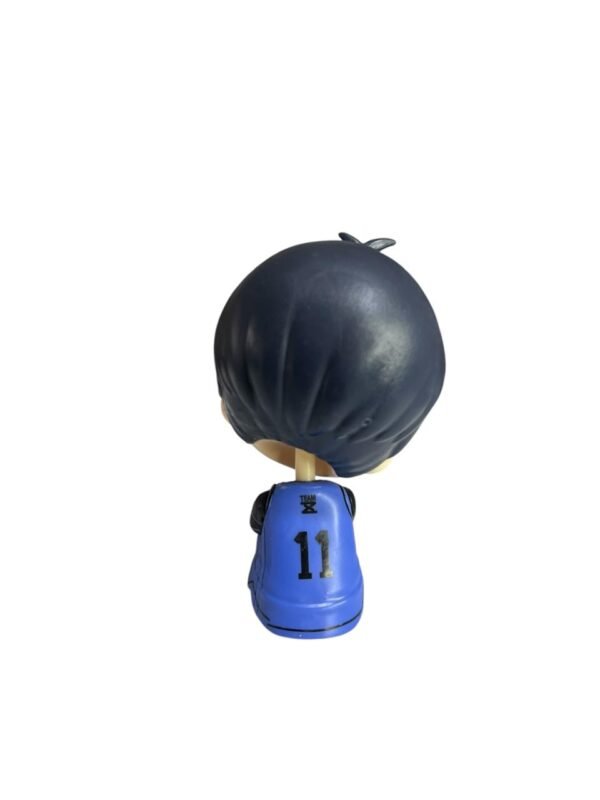 Figura Coleccionable 10cm Isagi Yoichi Sentado - Blue Lock - Imagen 3