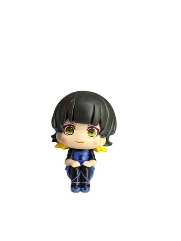 Figura Coleccionable 10cm Meguru Bachira Sentada - Blue Lock
