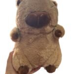 capibara con mochila