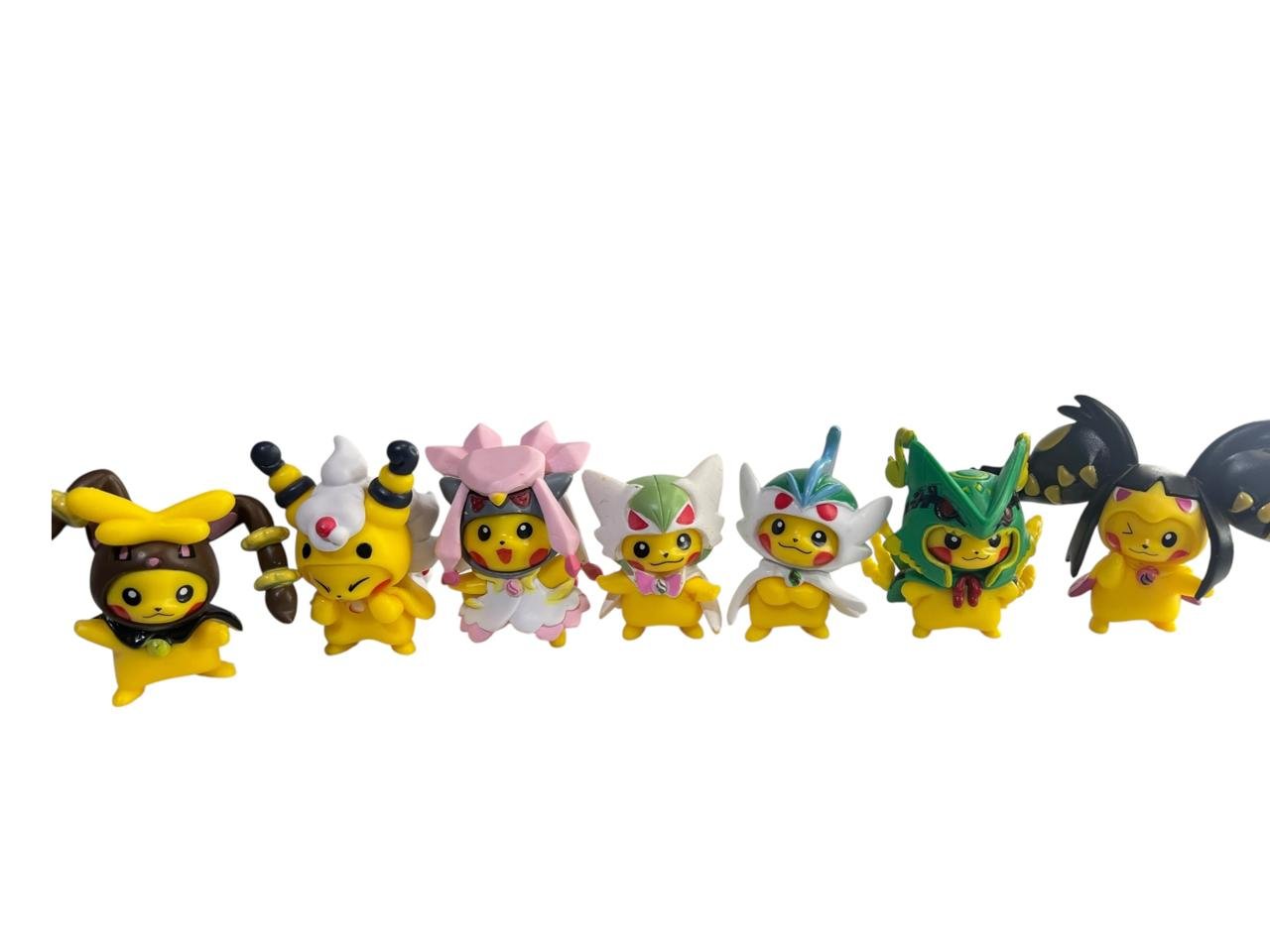 Figura Anime 7 Personajes De Pokemon Pikachu Disfrazado 10cm