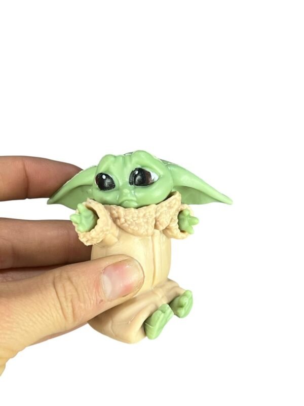 Mini Figura Baby Yoda Tierno 5cm Star Wars - Imagen 5