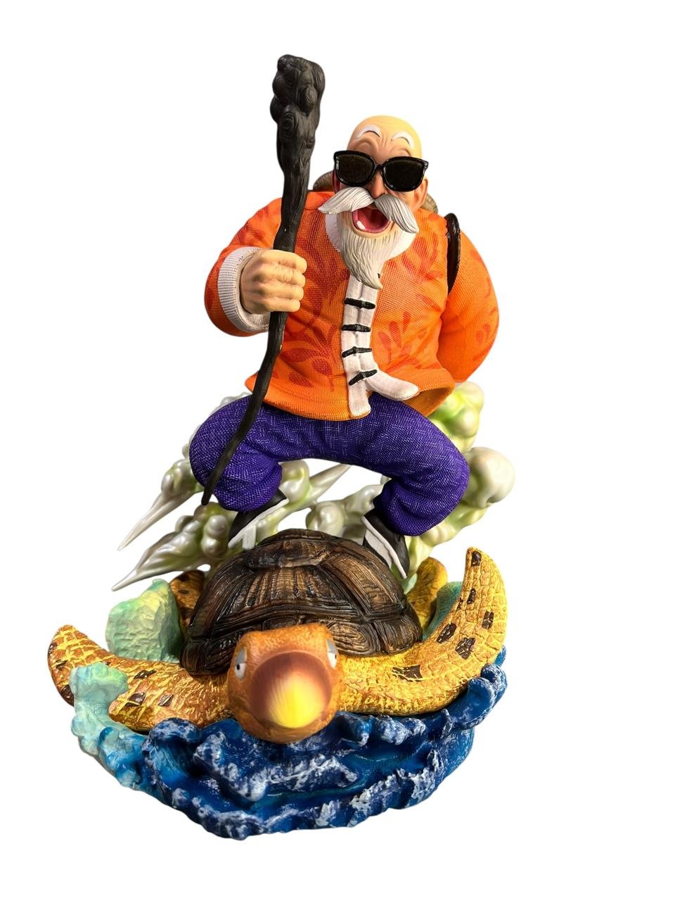 Figura De Dragon Ball Maestro Roshi En Una Tortuga - 23cm