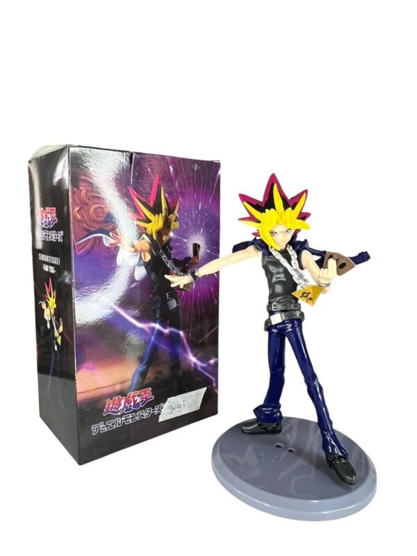 Figura Yami Yug Base Gris 22cm Yu-gi-oh