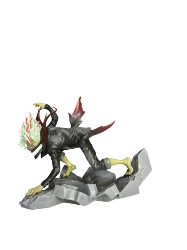 Figura Okarun Arrodillado Base Piedra 12cm Dandadan - Imagen 3