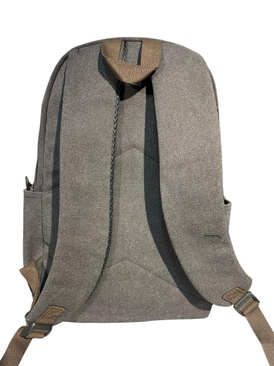 Maleta Morral Escolar Momo Sentada Dandadan - Imagen 3