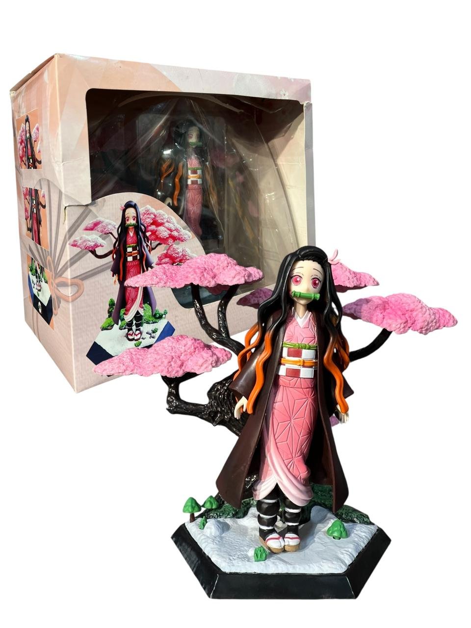 Figura Tipo Diorama Nezuko Kamado Árbol 18cm Demon Slayer