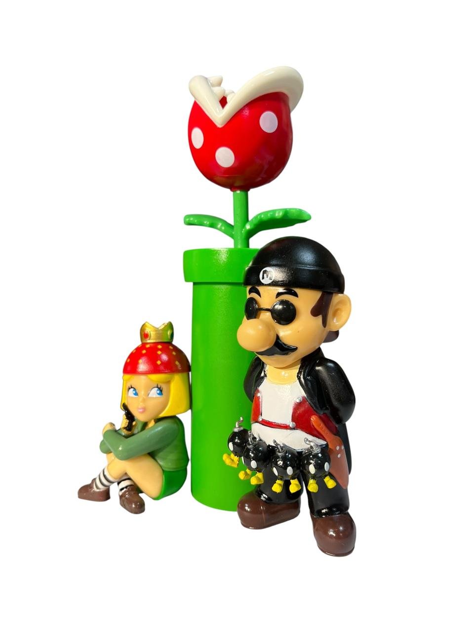 Figura Mario Traje Negro Y Princesa The Professional Action - Imagen 3