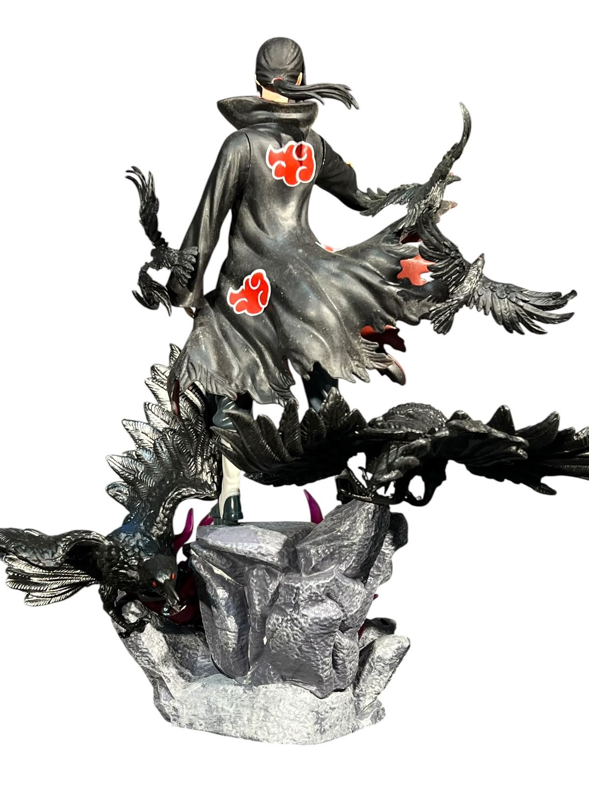 Figura Itachi Uchiha Base Piedra 39cm Cuervos Naruto - Imagen 4